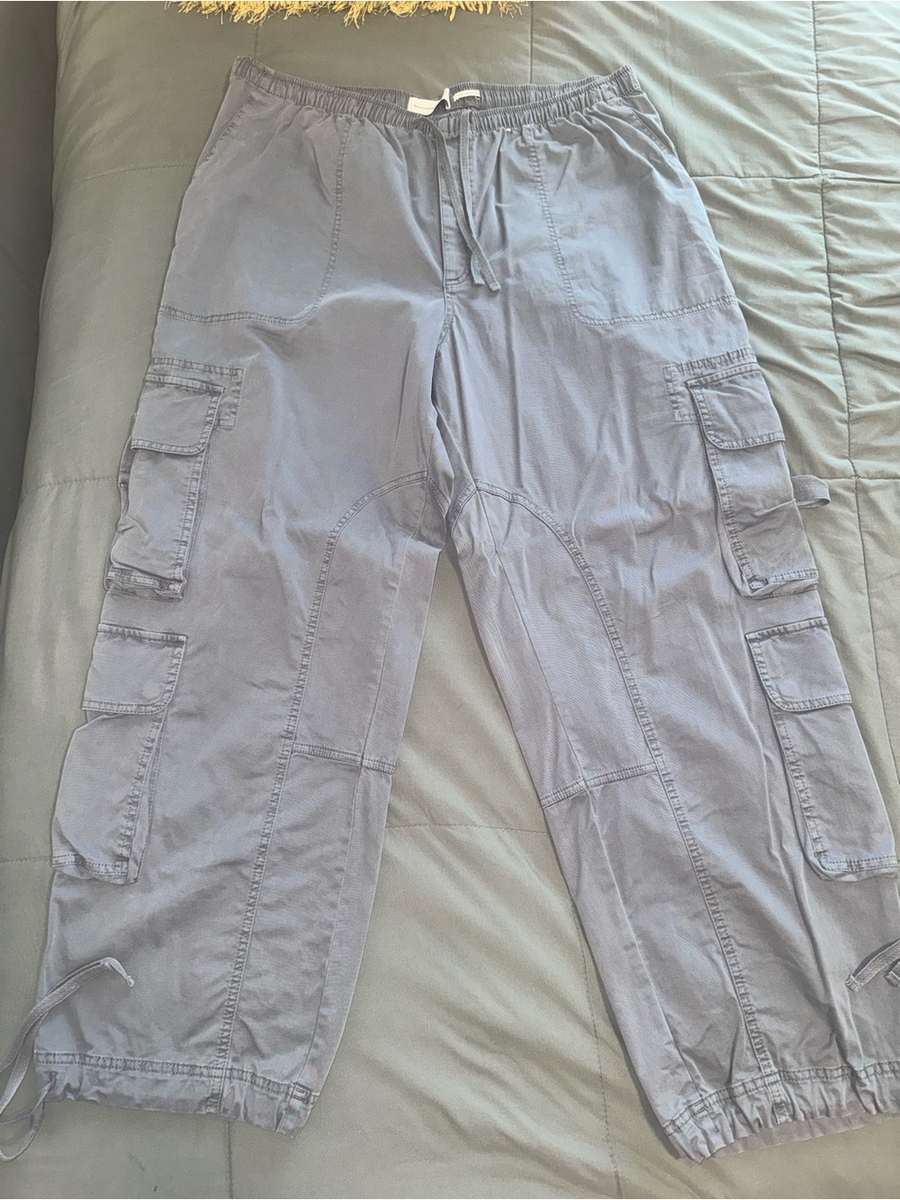 Women’s A&F Gray Cargo Pants with Drawstring Waist Size xl